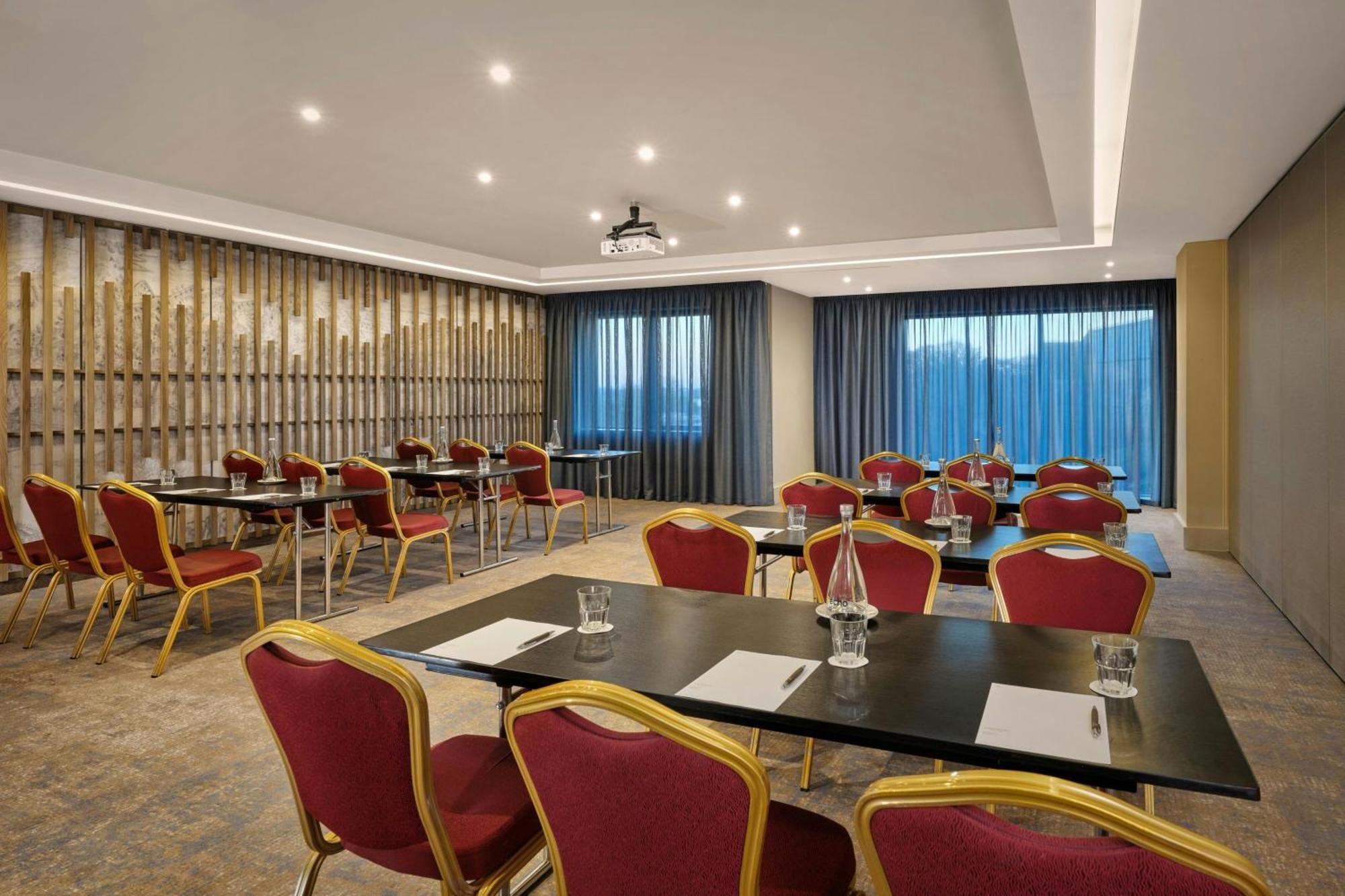 Sheraton Athlone Hotel Dış mekan fotoğraf
